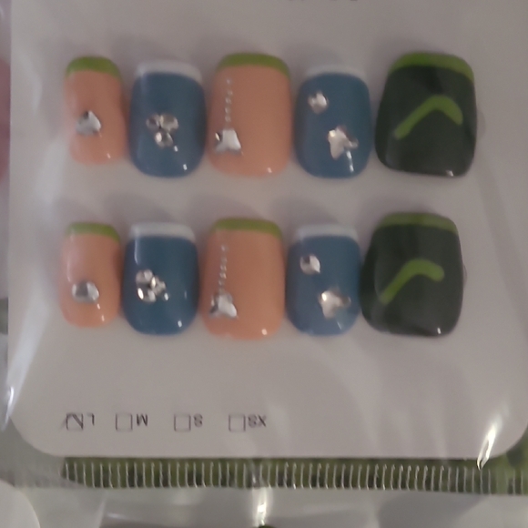 Colorful Press-On Nails Set - Picture 8 of 11